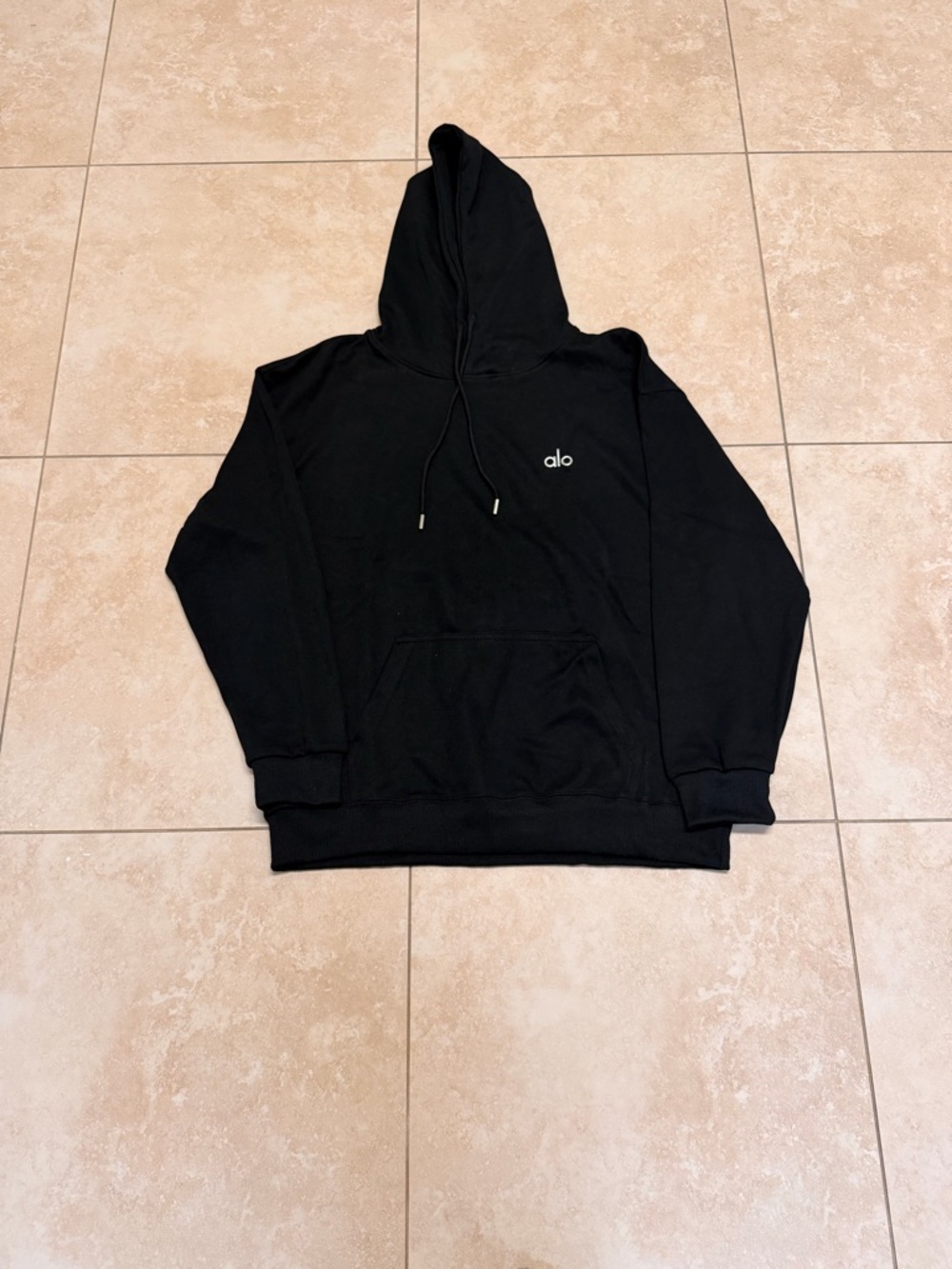 Medium- ALO Yoga Men’s Black Pullover Hoodie
